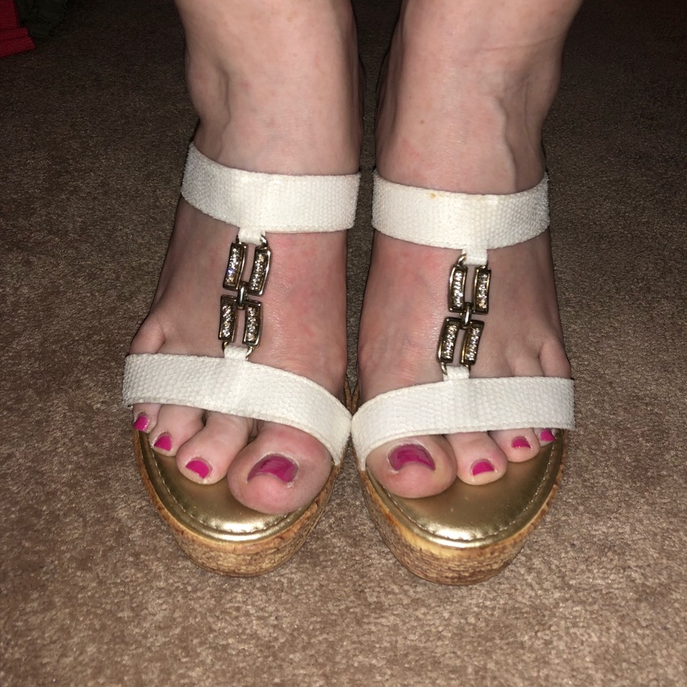 White wedges
